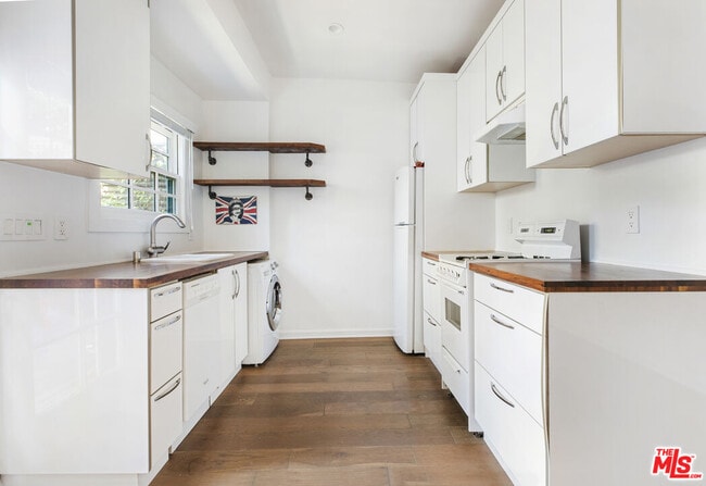 Building Photo - 3472 Rowena Ave