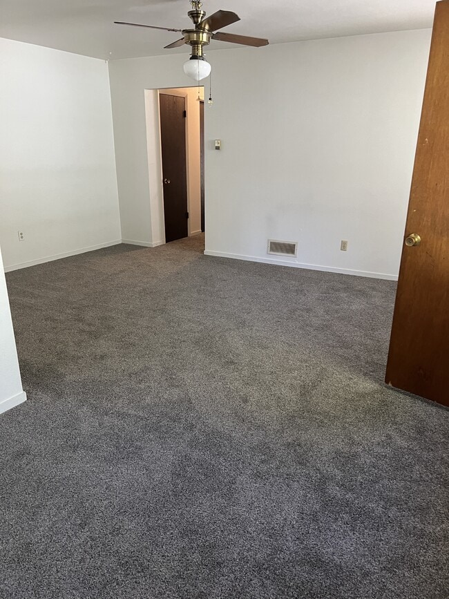 Building Photo - 518 Carson St