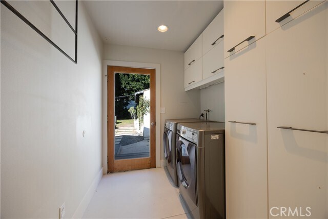 Building Photo - 11049 Blix St