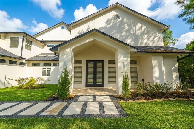 Building Photo - 6510 Sussex Ct