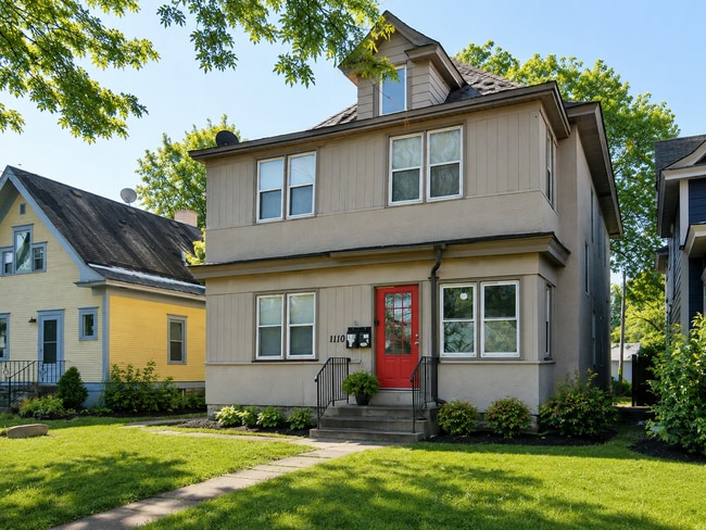 Building Photo - Spacious 2BR + Sunroom Main Floor in NE Arts District – Steps to Logan Park & Breweries