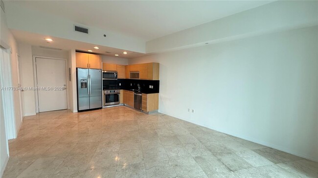 Building Photo - 950 Brickell Bay Dr