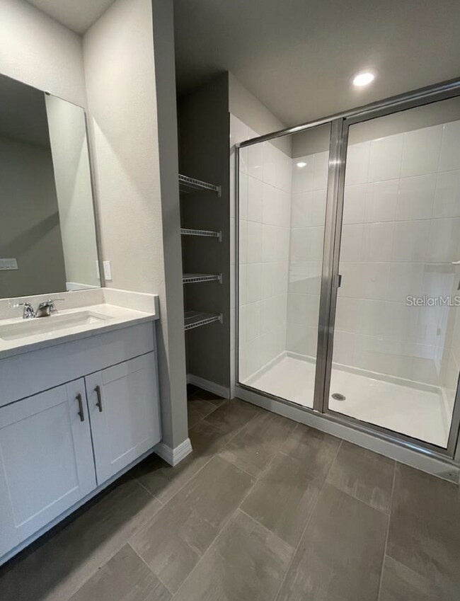 Building Photo - Beautiful corner unit townhouse features an abundance of natural light.