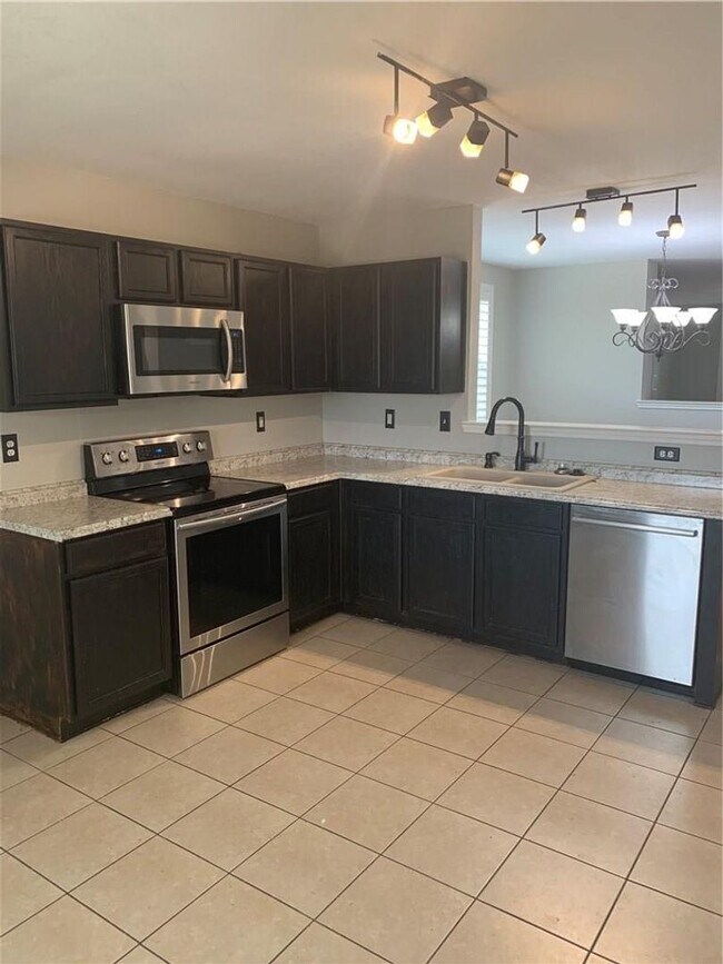 Building Photo - 5416 Pandale Valley Dr