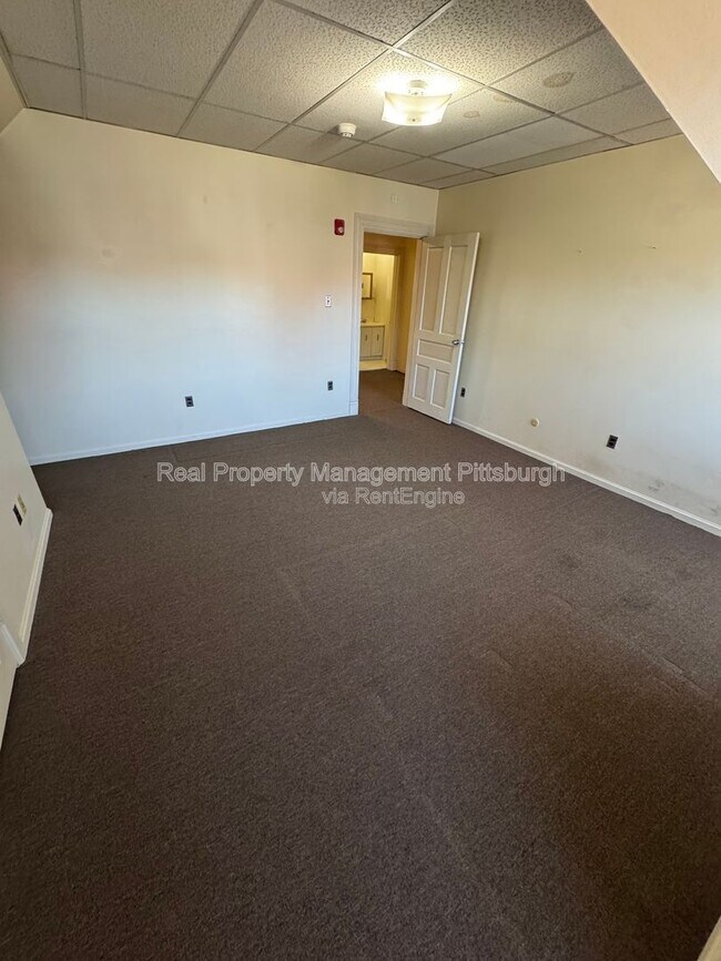 Building Photo - 437 S Aiken Ave