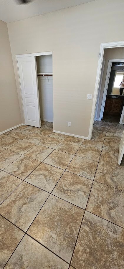 Building Photo - Fantastic 5BEDROOM+LOFT / 3 BATH home For ...