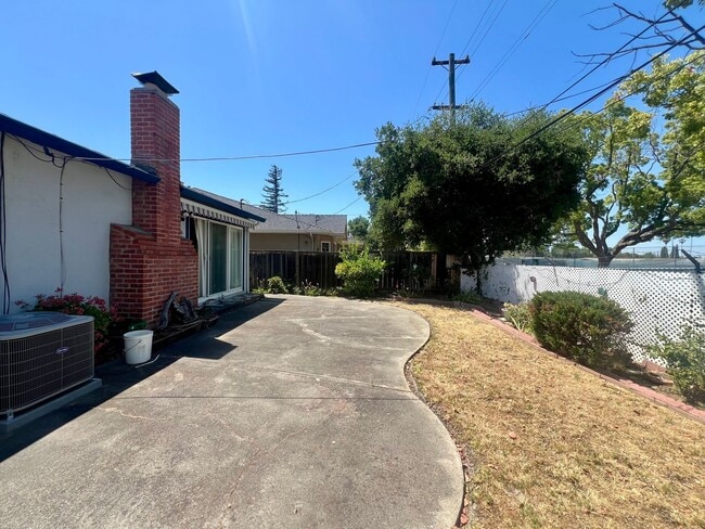 Building Photo - Lynbrook house ready now! $5075