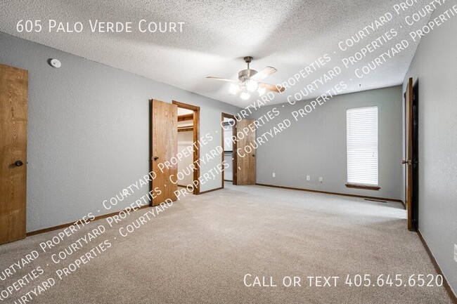Building Photo - 605 Palo Verde Ct