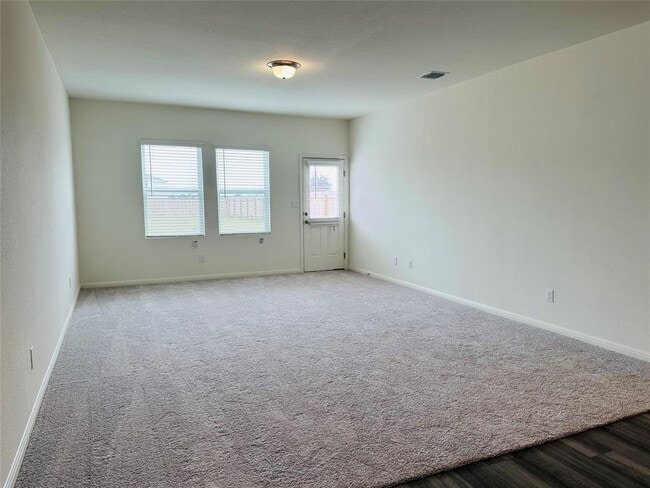 Building Photo - 108 Pronghorn St