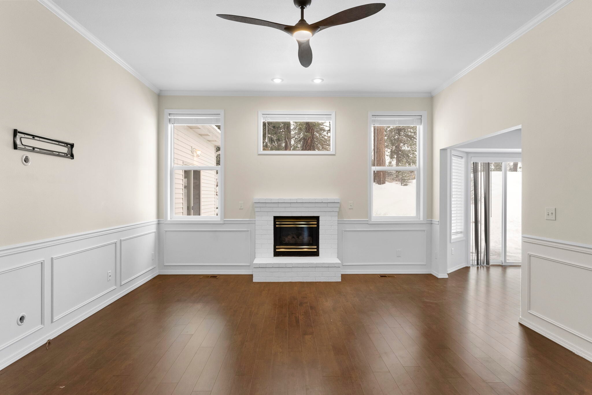 Building Photo - 8290 N Uplands Dr