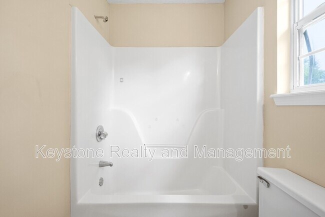 Building Photo - 2080 Carneal Ln