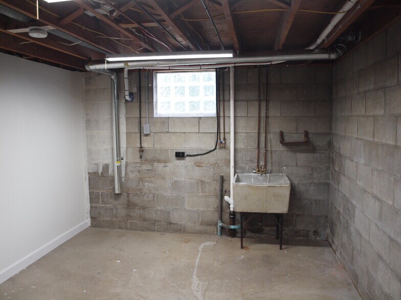 Building Photo - 3508 Becky Cir NW