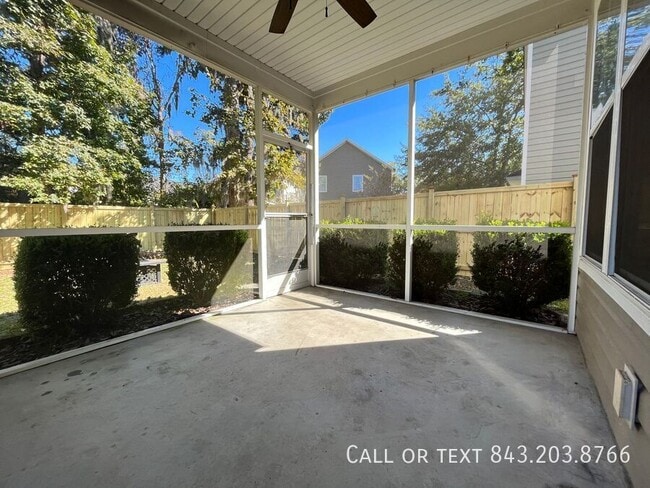 Building Photo - 214 Recess Dr