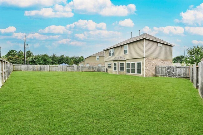 Building Photo - 18626 Each Elm Way