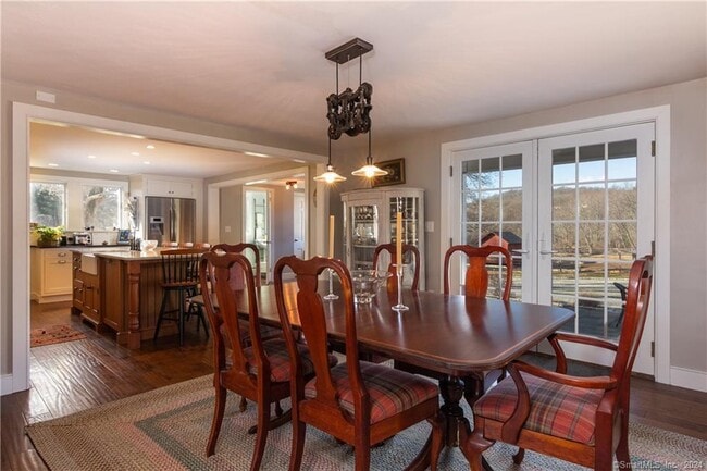 Building Photo - 323 Green Hill Rd