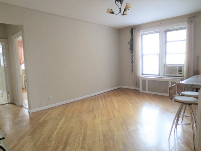 Building Photo - 42-11 Kissena Blvd