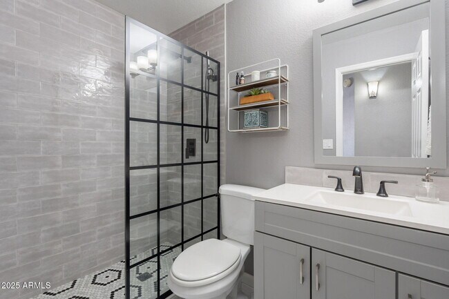 Building Photo - 8846 E Windrose Dr