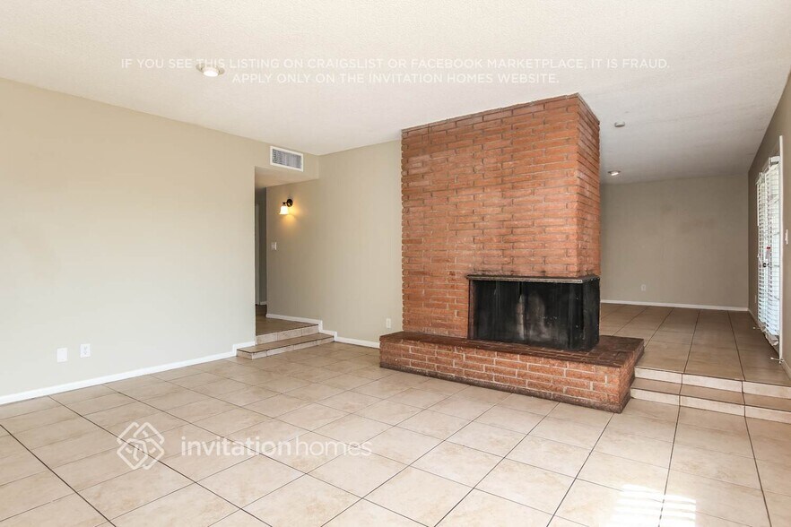 Building Photo - 5746 N 41st Dr