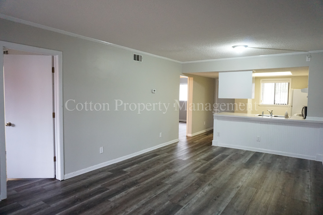 Building Photo - 2BR/2BA Condo - Great Location in Midtown ...