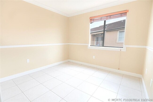 Building Photo - 1178 NW 124th Ave