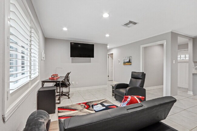 Building Photo - 6311 Bluestone Dr