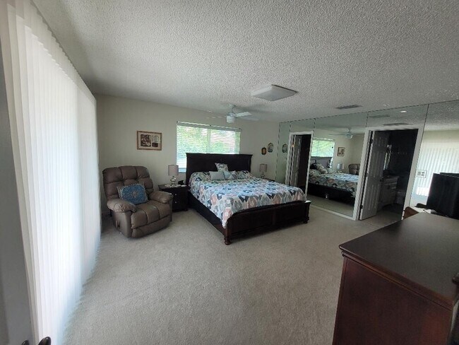 Building Photo - 3007 Bent Pine Dr