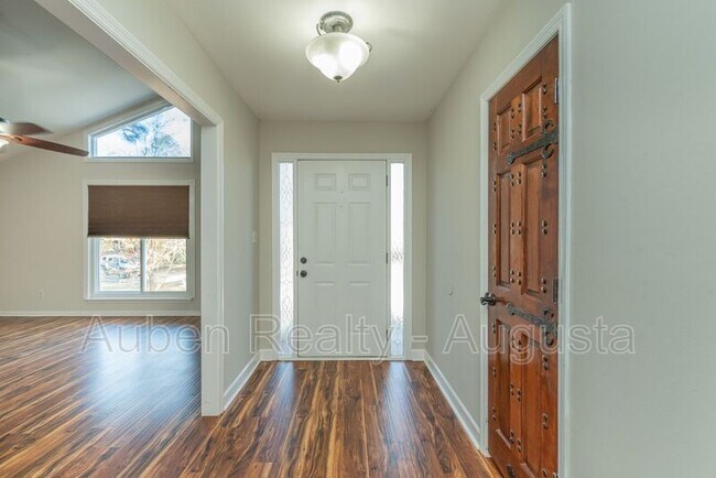 Building Photo - 250 Brooks Dr