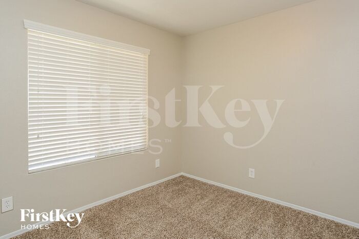 Building Photo - 4705 Crimson Leaf Dr