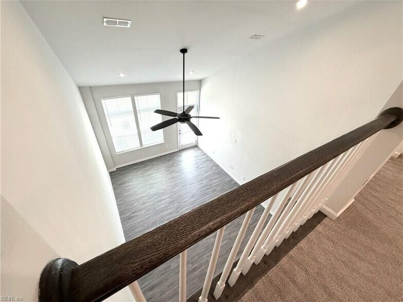 Building Photo - 3432 Foxglove Dr