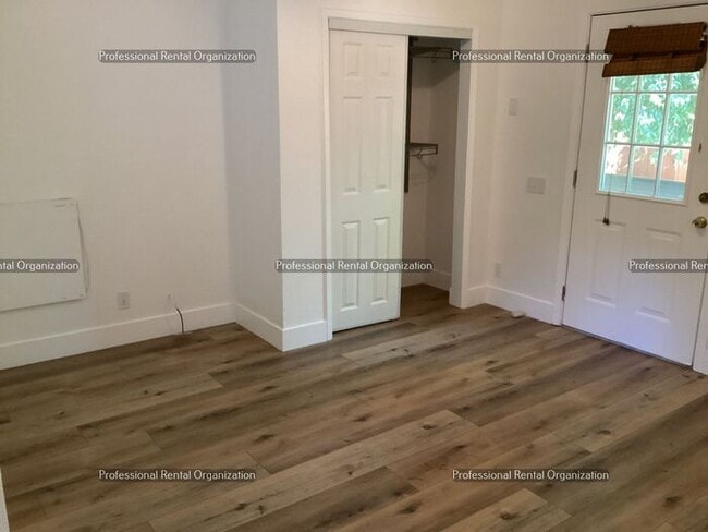 Building Photo - Wine County Cottage Delight