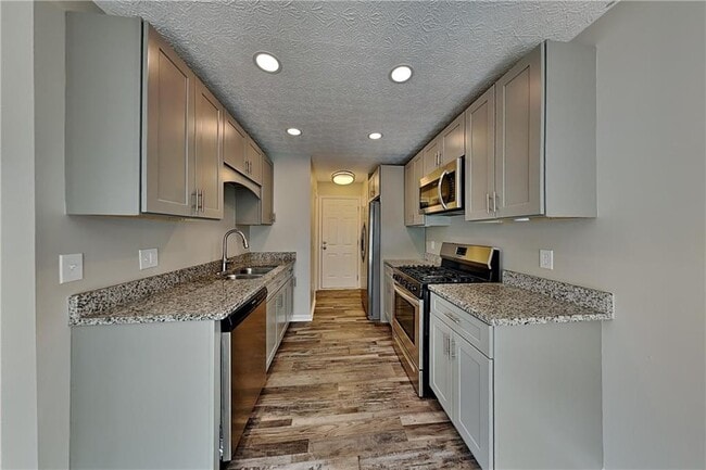 Building Photo - 112 Silver Fox Trail
