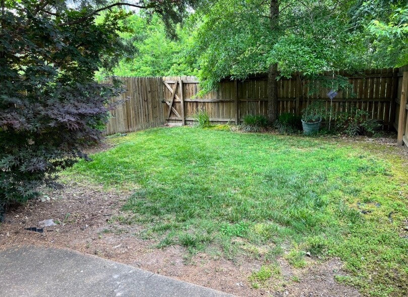 Building Photo - 2272 High Bush Cir