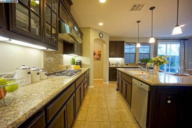 Building Photo - 3200 Spicewood Ln