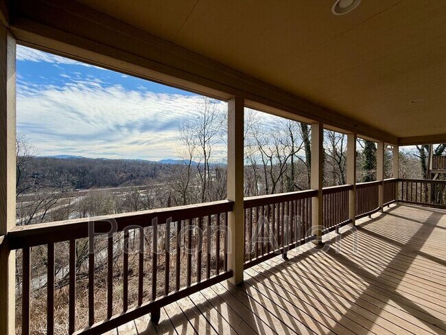 Building Photo - 12 Conscious Way