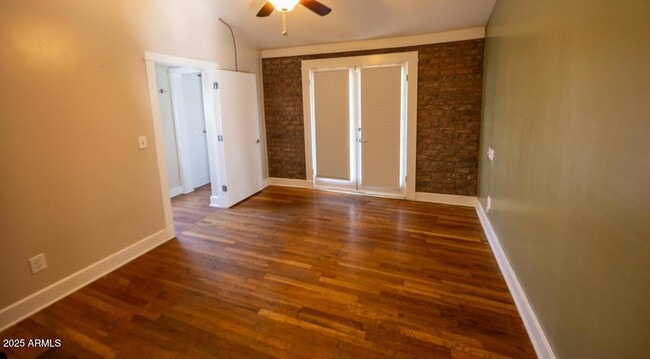 Building Photo - 918 E Whitton Ave