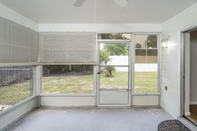 Building Photo - 1040 Dorado Dr