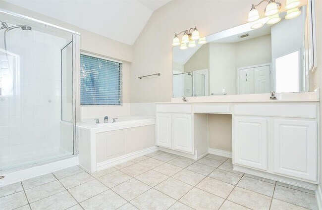 Building Photo - 7835 Stone Oak Ct