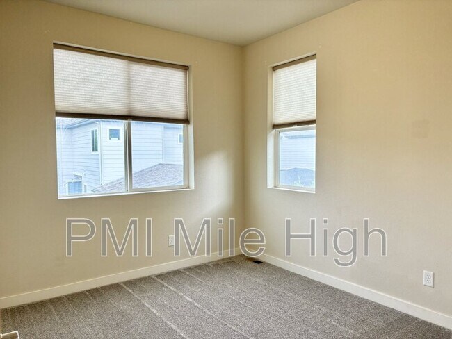 Building Photo - 2029 W 67th Pl
