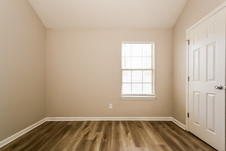 Building Photo - 1150 Ivey Ln
