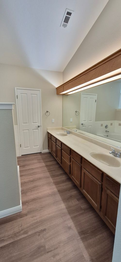 Building Photo - Ulatis Creek Estates