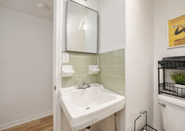 Building Photo - 1254 SW 9th Rd