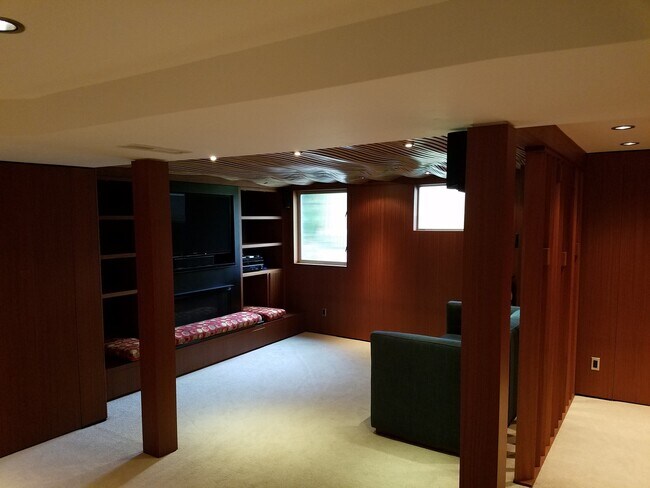 Building Photo - WINTER SPECIAL: Beautiful Hidden Gem Moder...