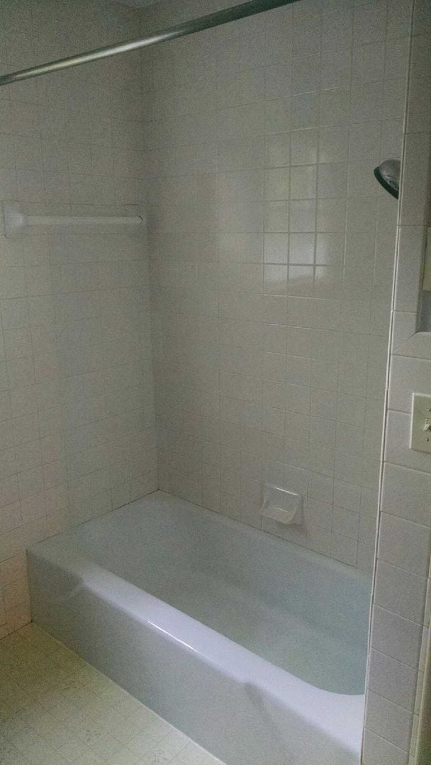 Building Photo - 3 bedroom, 1.5 bath Home: A MUST SEE! ONE ...