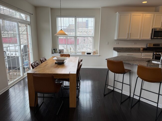 Building Photo - 4194 Royal Mews Cir