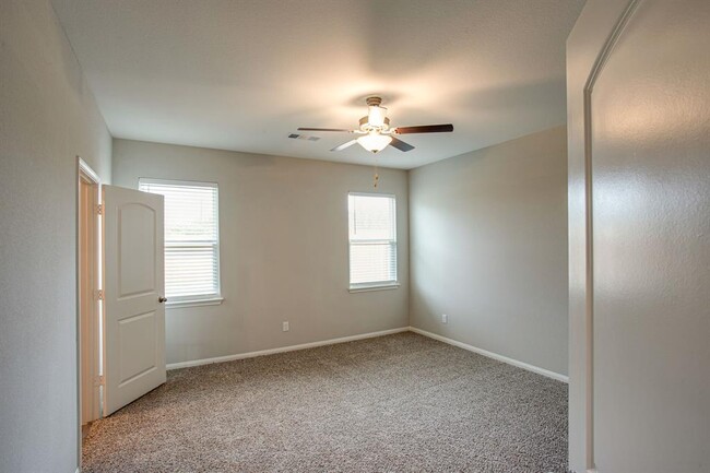 Building Photo - 257 Mount Vernon Way