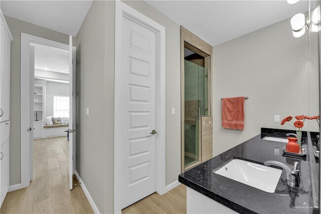 Building Photo - 37 Providence Ave