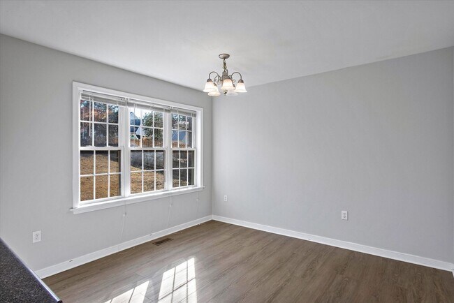 Building Photo - NEWLY RENOVATED 4 BEDROOM HOME IN ASHBROOK
