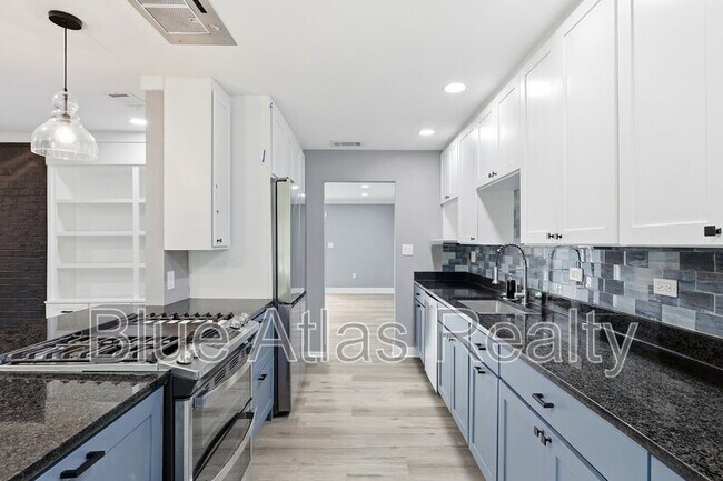 Building Photo - 15625 Terrace Lawn Cir