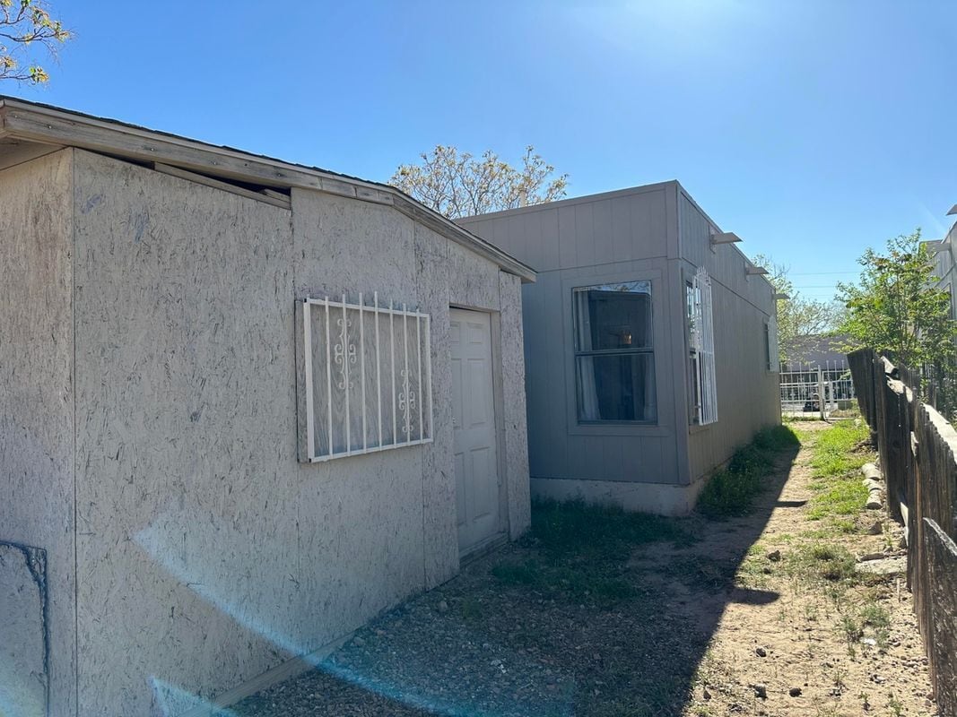 Building Photo - 936 W Sky St SW