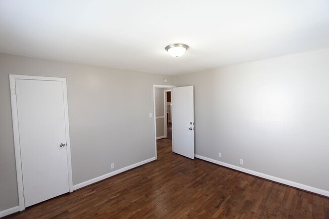 Building Photo - New on the Market with Great New Features!!